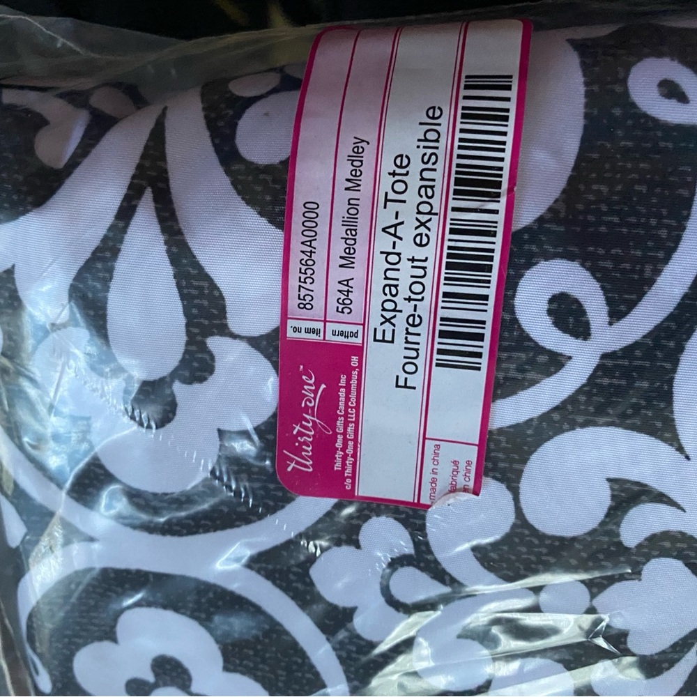 Thirty-One Black and White Expandable Tote- Medallion Medley